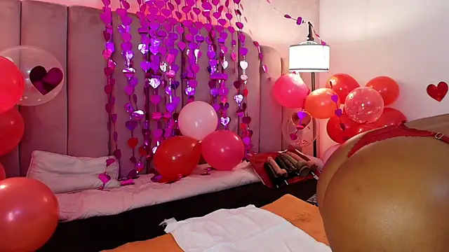 Snapshot of HallyBans chatting on 14, 2, 2025 HallyBans online show from 14, 2, 2025