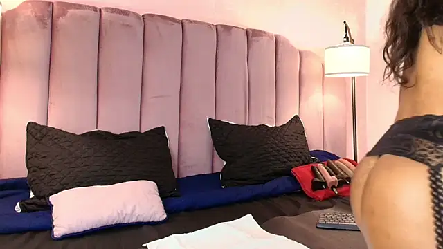 Snapshot of HallyBans chatting on 12, 3, 2025 HallyBans online show from 12, 3, 2025