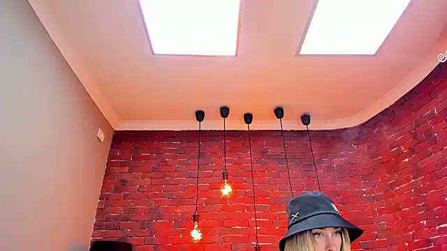 ChristynaRoss online show from 25, 3, 2026