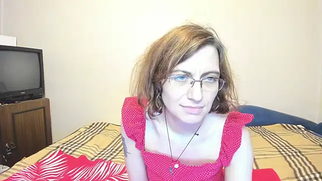 Snapshot of MarilynDream chatting on 4, 2, 2025 MarilynDream online show from 4, 2, 2025