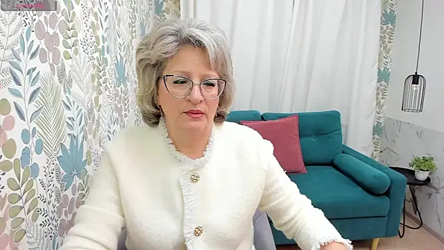 EvelynJoyful online show from 4, 2, 2025