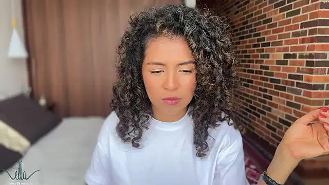 Snapshot of illaroom chatting on 5, 12, 2024 illaroom online show from 5, 12, 2024