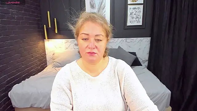 Snapshot of JenniferLight chatting on 18, 1, 2025 JenniferLight online show from 18, 1, 2025