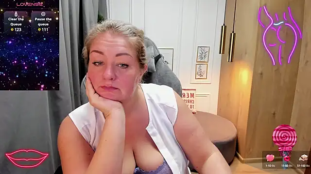 Snapshot of JenniferLight chatting on 21, 1, 2025 JenniferLight online show from 21, 1, 2025