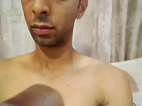 Snapshot of thetunisensexyguy chatting on 31, 10, 2025 thetunisensexyguy online show from 31, 10, 2025