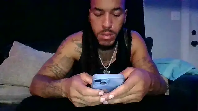 Snapshot of BigWayneBabyXXX chatting on 19, 10, 2025 BigWayneBabyXXX online show from 19, 10, 2025
