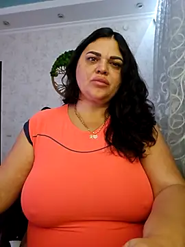 Snapshot of littleRikka chatting on 8, 9, 2025 littleRikka online show from 8, 9, 2025