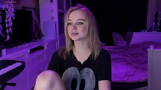 MaryDreaminess online show from 14, 2, 2025