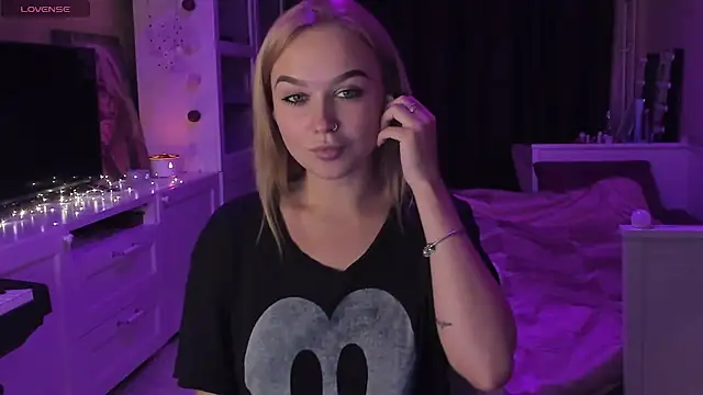 MaryDreaminess online show from 11, 3, 2025