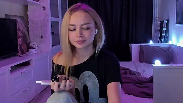 MaryDreaminess online show from 18, 9, 2025