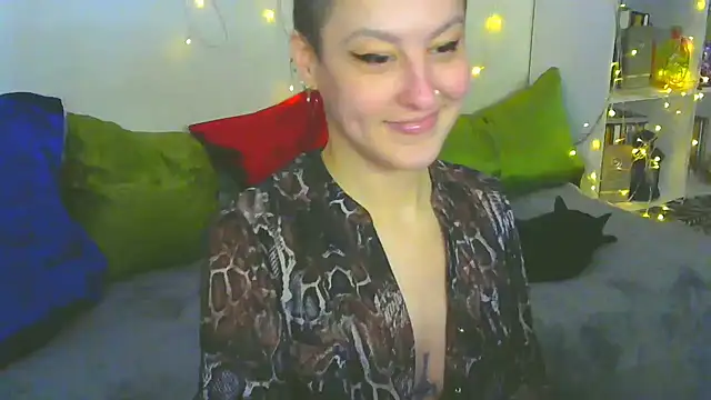 Snapshot of MartaBounty chatting on 4, 11, 2025 MartaBounty online show from 4, 11, 2025