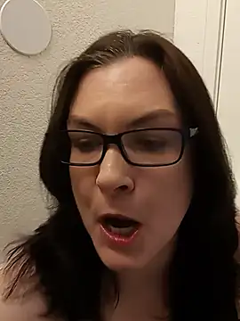 DesreRose online show from 10, 8, 2026