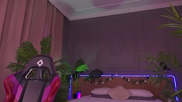 Devilinee online show from 27, 2, 2025