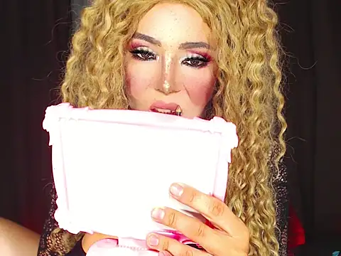 AutofellatioTS online show from 18, 4, 2026