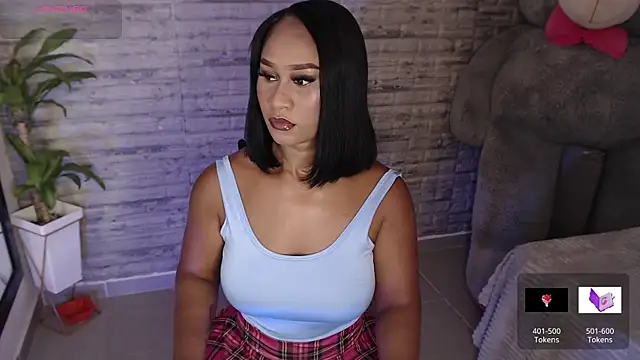 TinnaCobb online show from 6, 10, 2025