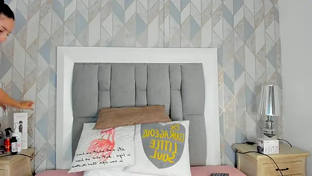 Princsgirl  online show from 5, 11, 2025