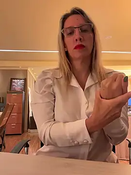 Gatitacarlita online show from 14, 2, 2025