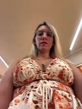 Gatitacarlita online show from 27, 2, 2025