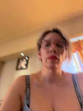 Gatitacarlita online show from 22, 11, 2025