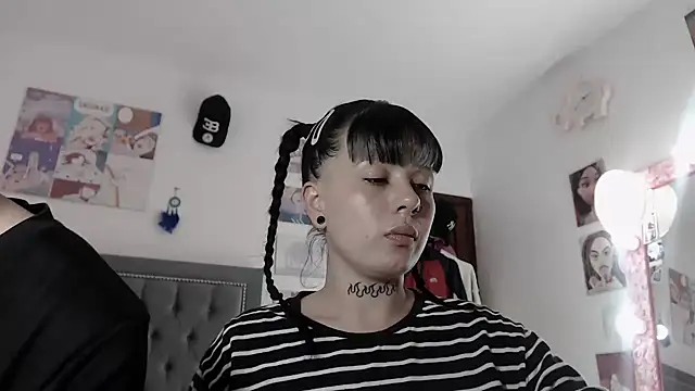 Snapshot of dulce_maria_x chatting on 22, 12, 2024 dulce maria x online show from 22, 12, 2024