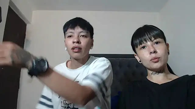 Snapshot of dulce_maria_x chatting on 12, 1, 2025 dulce maria x online show from 12, 1, 2025