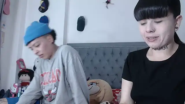 Snapshot of dulce_maria_x chatting on 23, 10, 2025 dulce maria x online show from 23, 10, 2025