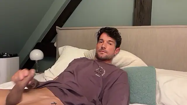 Snapshot of Jayjay1999x chatting on 4, 11, 2025 Jayjay1999x online show from 4, 11, 2025