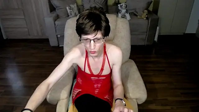 Snapshot of clementine chatting on 23, 4, 2026 clementine online show from 23, 4, 2026