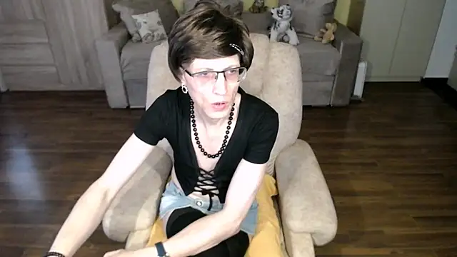 Snapshot of clementine chatting on 11, 5, 2026 clementine online show from 11, 5, 2026