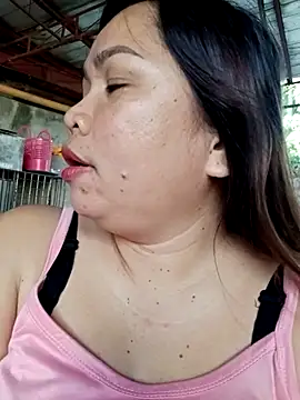 Snapshot of XXLorie_02 chatting on 12, 3, 2025 XXLorie 02 online show from 12, 3, 2025