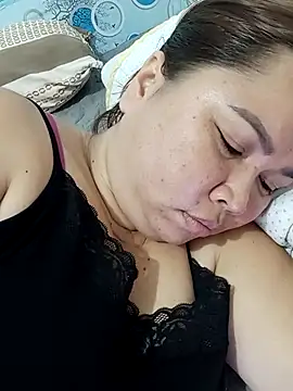 Snapshot of XXLorie_02 chatting on 12, 9, 2025 XXLorie 02 online show from 12, 9, 2025