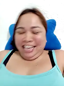 Snapshot of XXLorie_02 chatting on 11, 10, 2025 XXLorie 02 online show from 11, 10, 2025