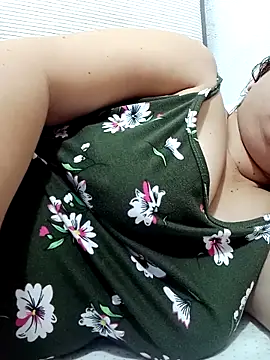 Snapshot of XXLorie_02 chatting on 7, 11, 2025 XXLorie 02 online show from 7, 11, 2025