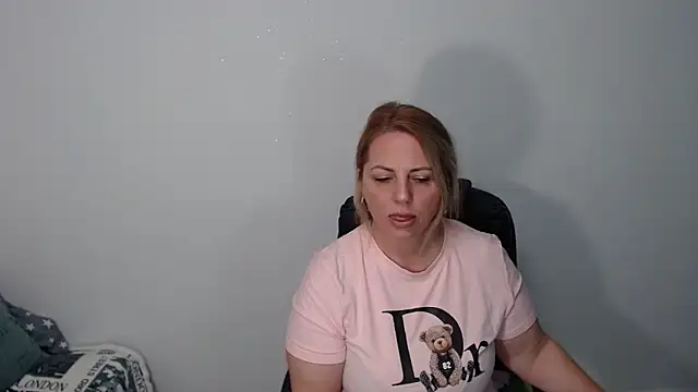 erikaerika online show from 1, 10, 2025