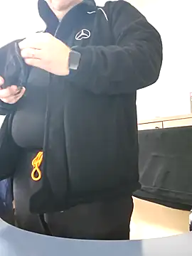 Snapshot of Andrew1900529 chatting on 19, 12, 2024 Andrew1900529 online show from 19, 12, 2024