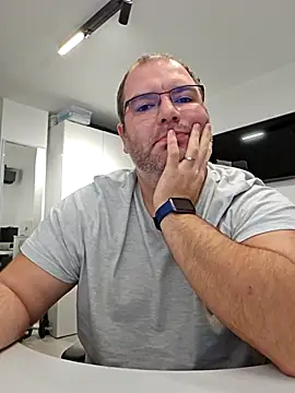 Snapshot of Andrew1900529 chatting on 11, 10, 2025 Andrew1900529 online show from 11, 10, 2025