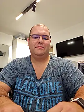 Snapshot of Andrew1900529 chatting on 26, 10, 2025 Andrew1900529 online show from 26, 10, 2025