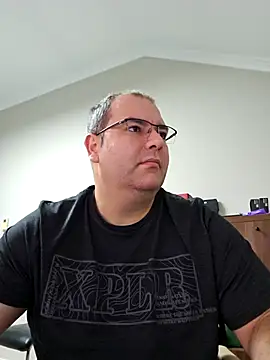 Snapshot of Andrew1900529 chatting on 3, 11, 2025 Andrew1900529 online show from 3, 11, 2025