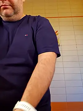 Snapshot of Andrew1900529 chatting on 7, 11, 2025 Andrew1900529 online show from 7, 11, 2025