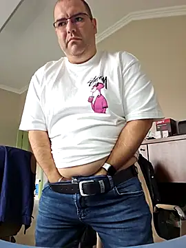 Snapshot of Andrew1900529 chatting on 3, 12, 2025 Andrew1900529 online show from 3, 12, 2025