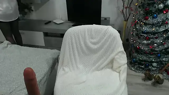 Snapshot of JullieMilf chatting on 28, 12, 2024 JullieMilf online show from 28, 12, 2024