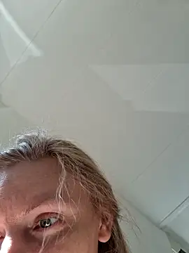 Snapshot of _Carrie_ chatting on 16, 2, 2025 Carrie online show from 16, 2, 2025