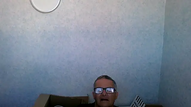 Snapshot of bigballnz chatting on 15, 4, 2026 bigballnz online show from 15, 4, 2026