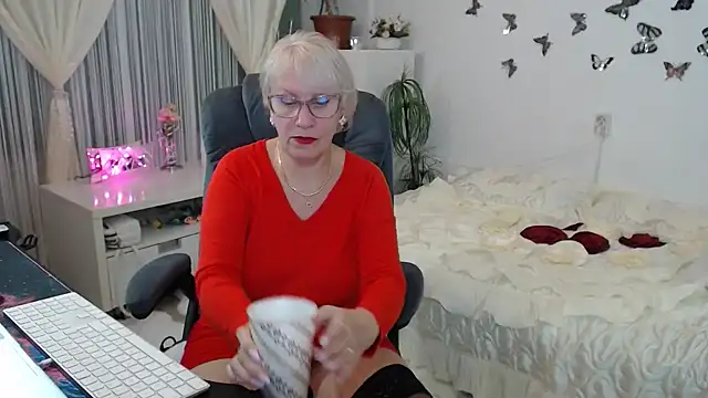 Ghertrude52 online show from 4, 10, 2025