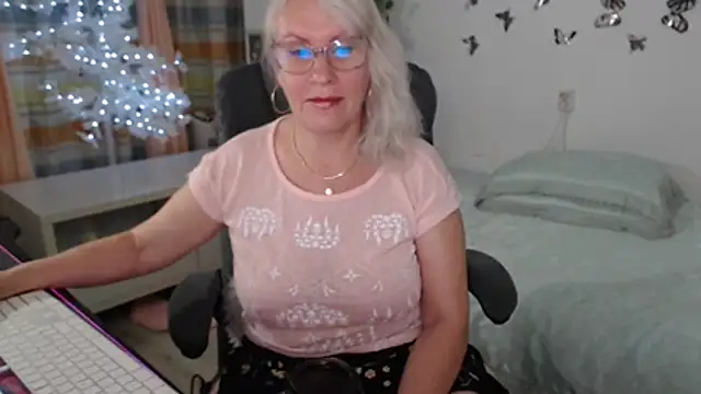 Snapshot of Ghertrude52 chatting on 19, 6, 2026 Ghertrude52 online show from 19, 6, 2026