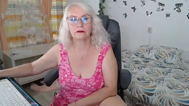 Snapshot of Ghertrude52 chatting on 7, 7, 2026 Ghertrude52 online show from 7, 7, 2026