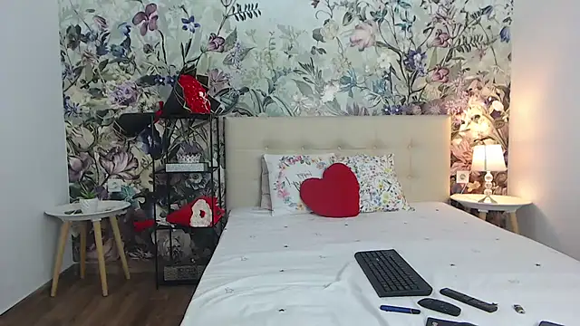 Snapshot of RoseDiamond06 chatting on 6, 7, 2026 RoseDiamond06 online show from 6, 7, 2026