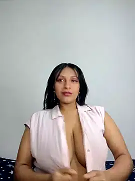 Snapshot of tanya_smitt chatting on 4, 2, 2025 tanya smitt online show from 4, 2, 2025