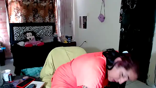 Sashaferrari2000 online show from 15, 3, 2025