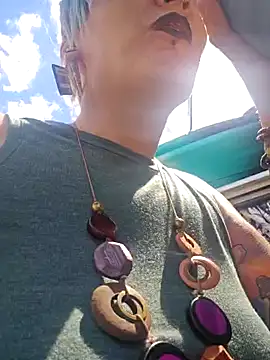 PinkTheHawk online show from 9, 1, 2025